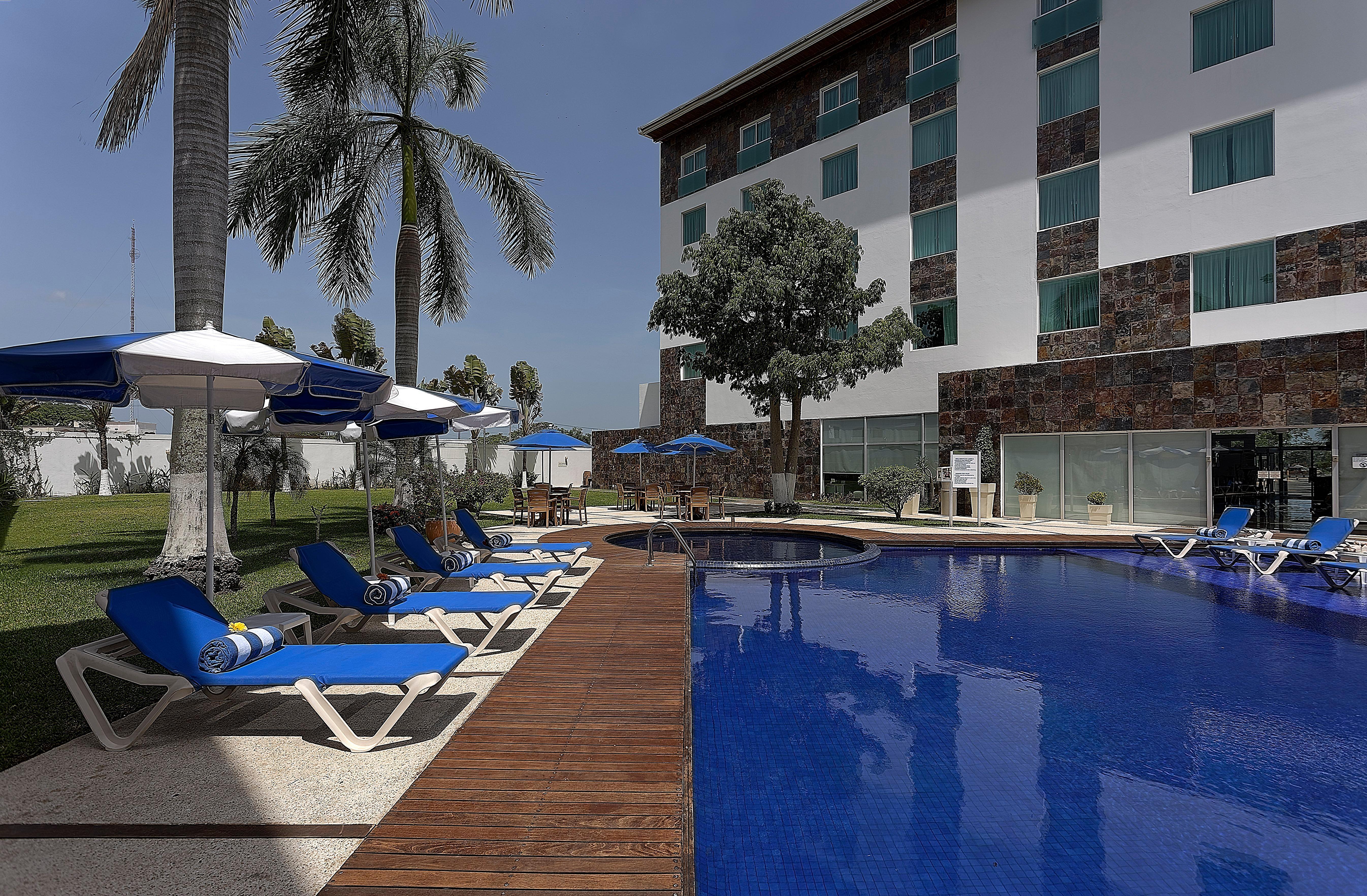 Holiday Inn Express Villahermosa By Ihg Exterior foto